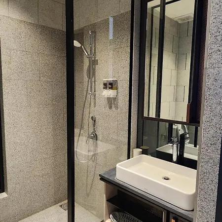 The Scarletz Klcc Apartment Kuala Lumpur Exterior photo